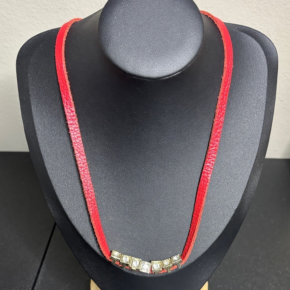Elegant Red Leatger Necklace with Rhinestone Gold Accents